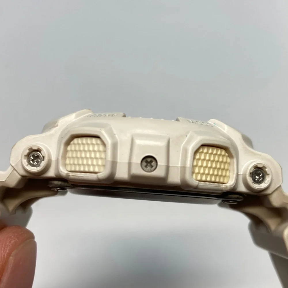 Casio G-Shock GMA-S120MF, new battery, light works, off white color, metallic